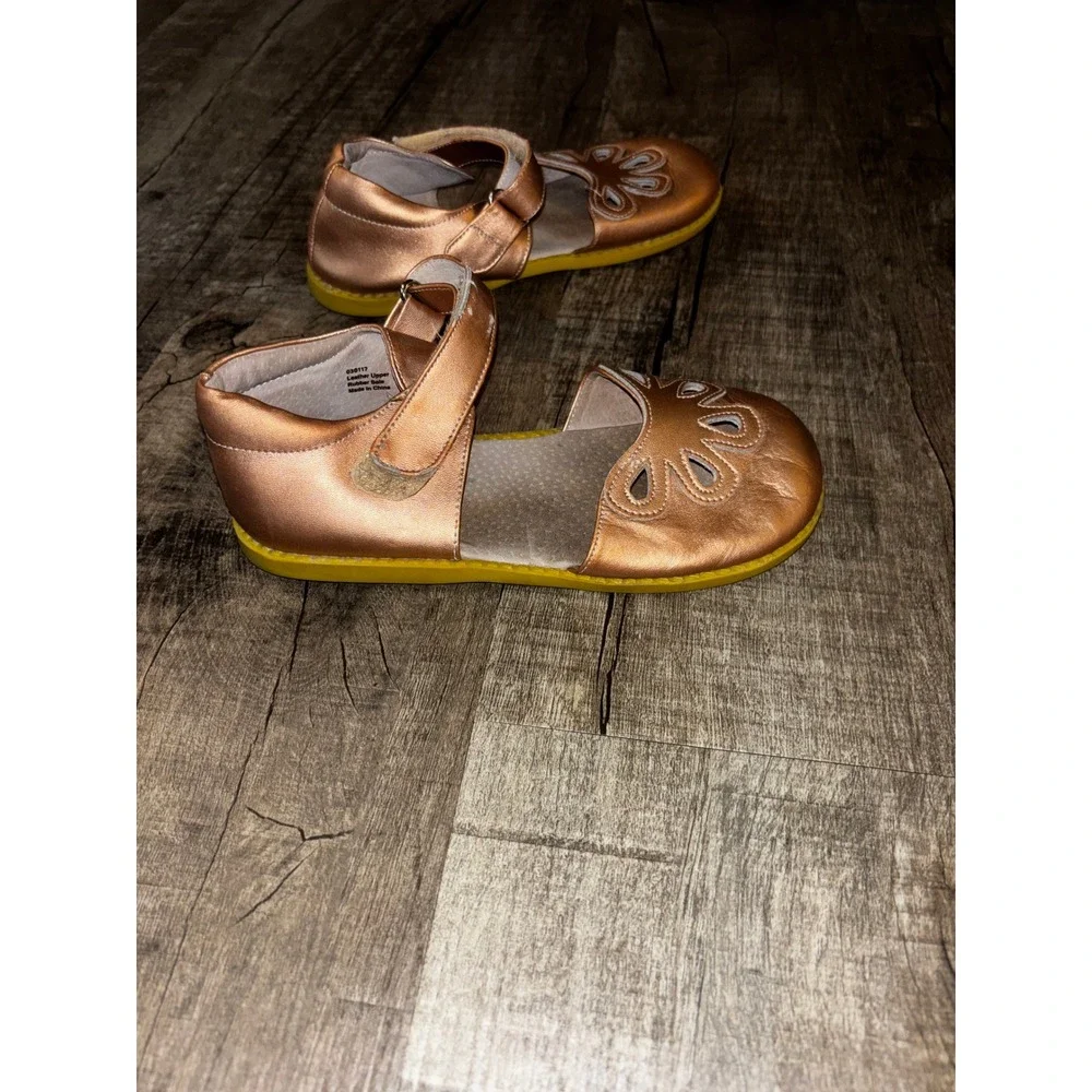 Livie & Luca Rose Gold Metallic Leather Petal Mary Jane Shoes Girls Size 2